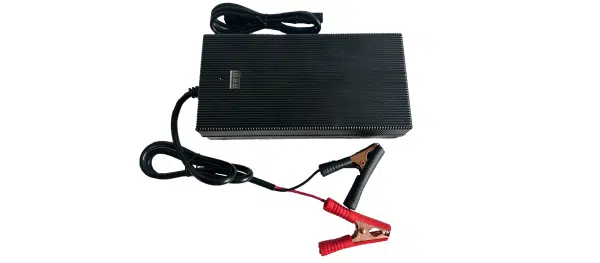 CHARGEUR 51.2V 9AH – CSA